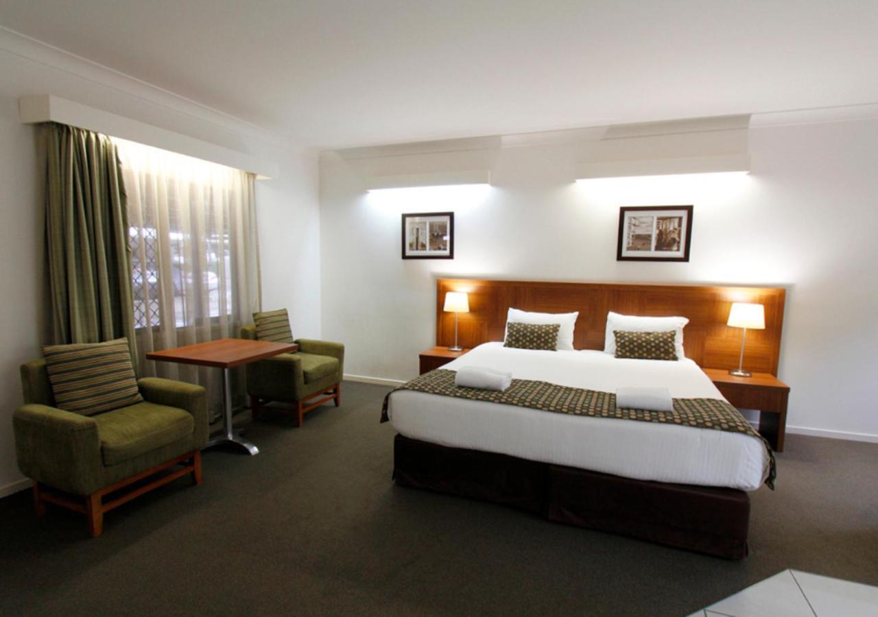 Chinchilla Downtown Motor Inn Extérieur photo